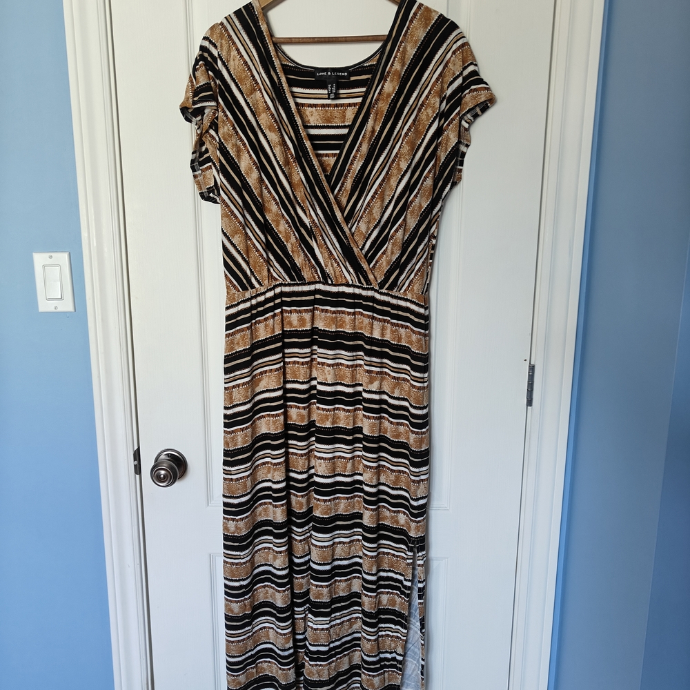 Love & Legend Black and Tan Flutter Sleeve Maxi Dress